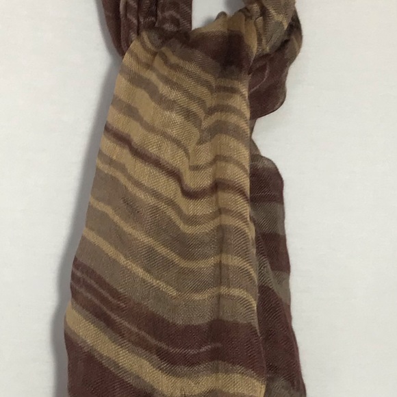 WOT Lightweight Scarf - Picture 10 of 10